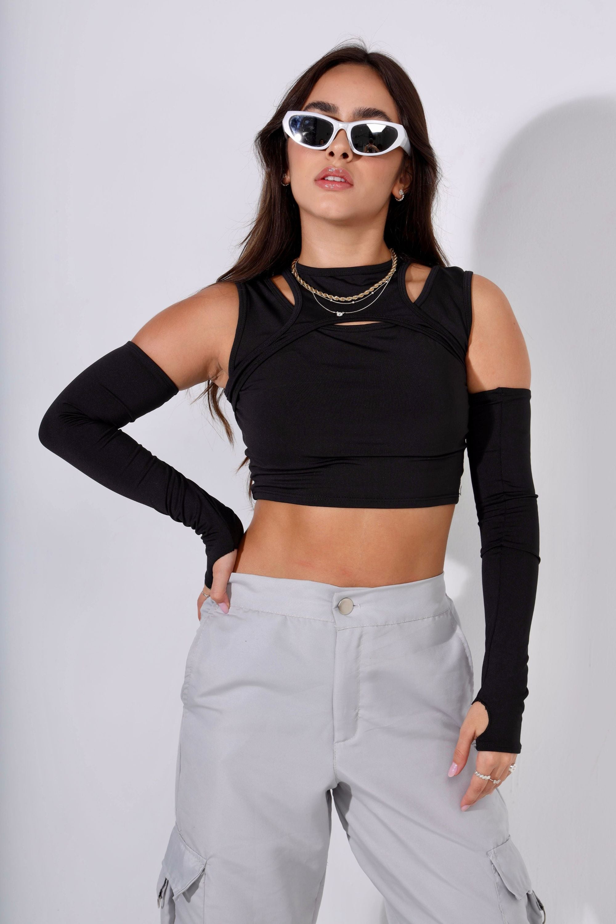 CROPPED MIA