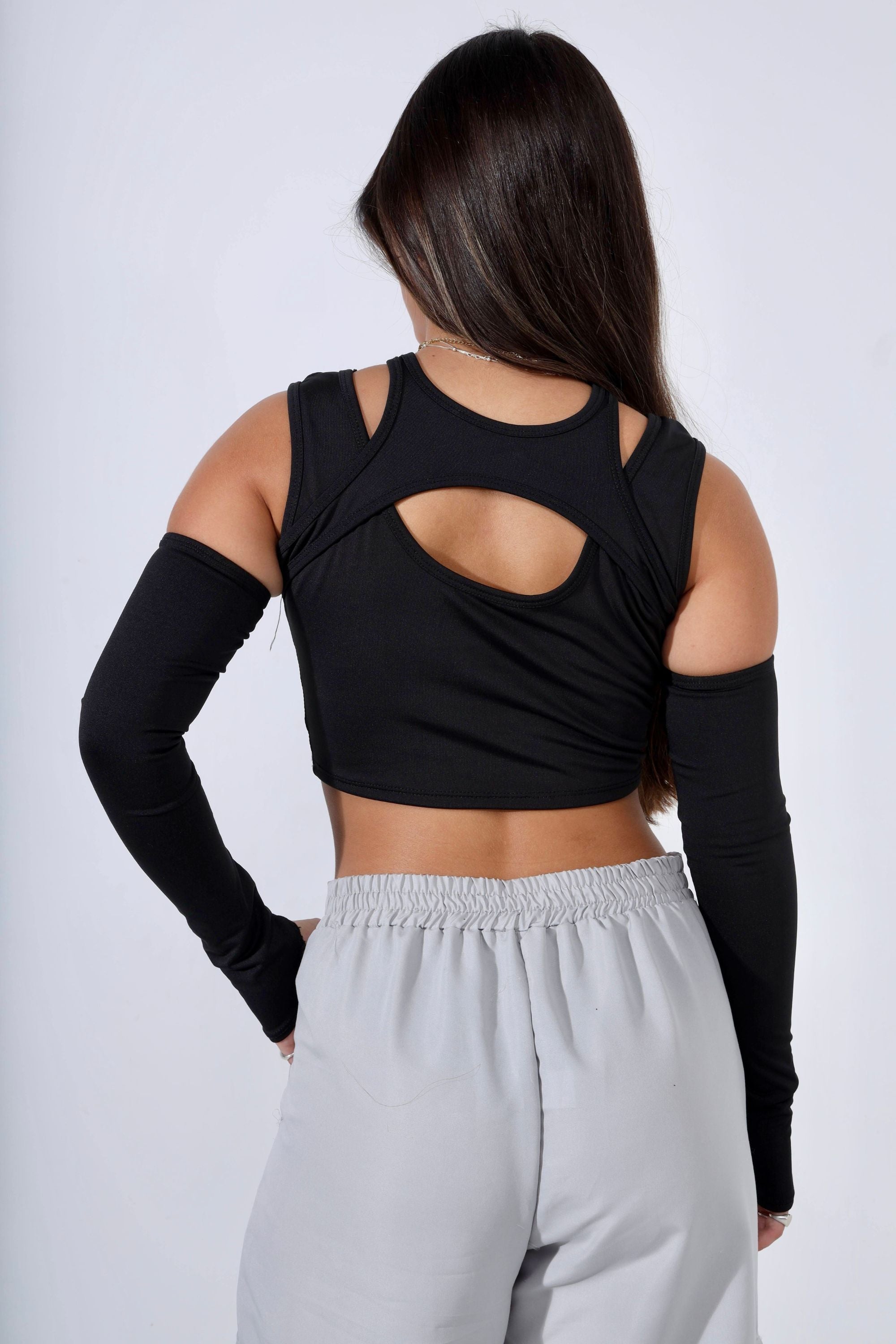CROPPED MIA